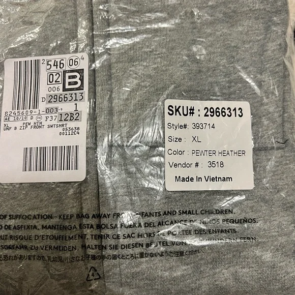 New in packaging Boys LANDS END zip up hoodie! - Picture 2 of 2